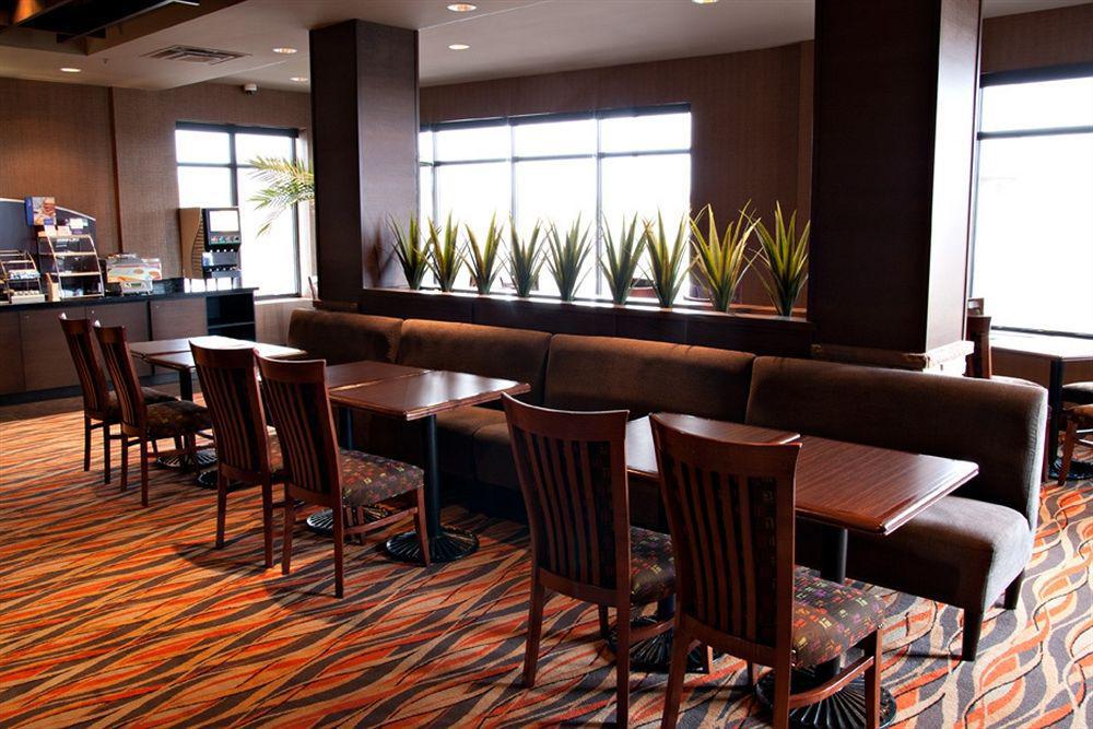 Holiday Inn Express Pembroke By Ihg Exterior photo