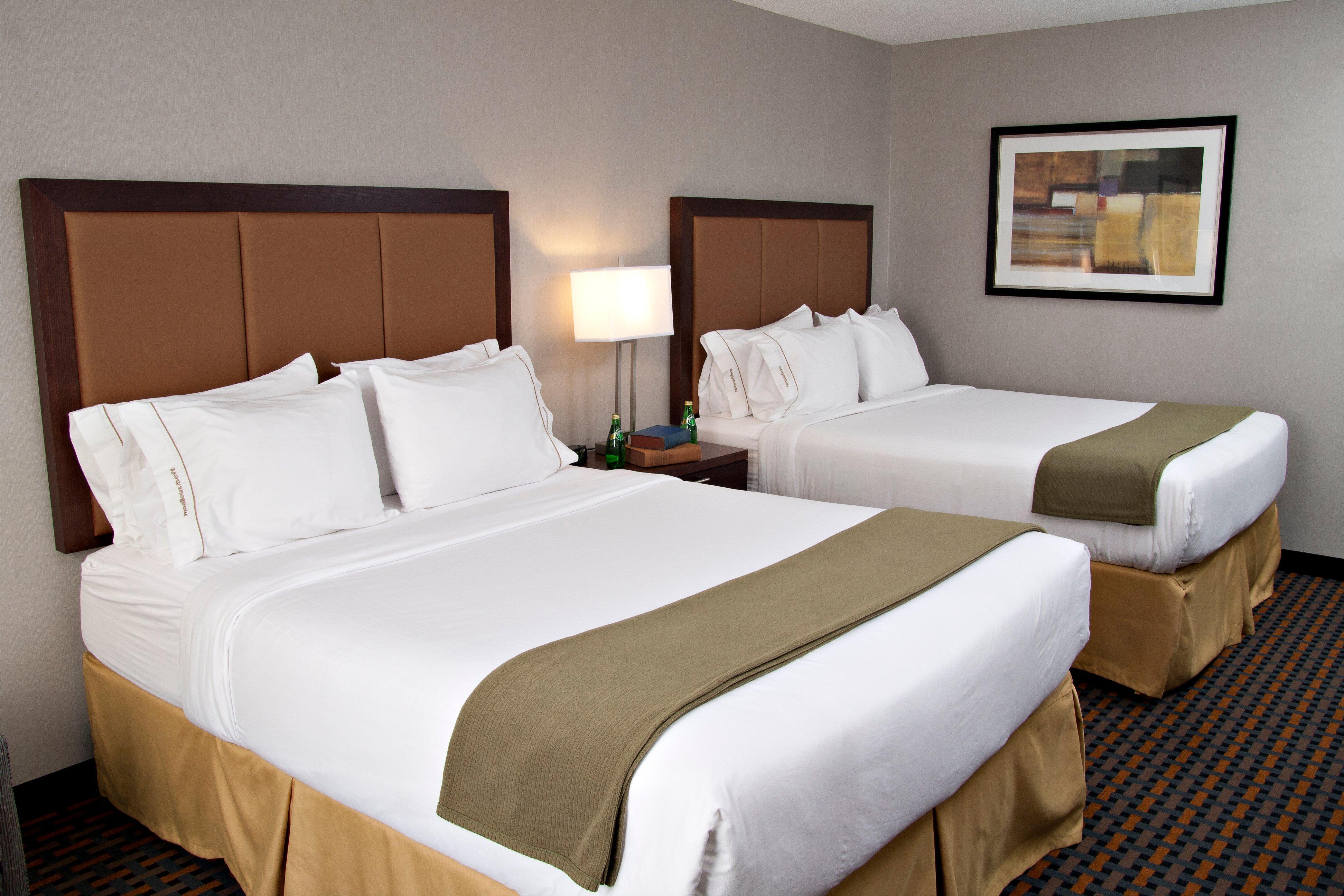 Holiday Inn Express Pembroke By Ihg Exterior photo
