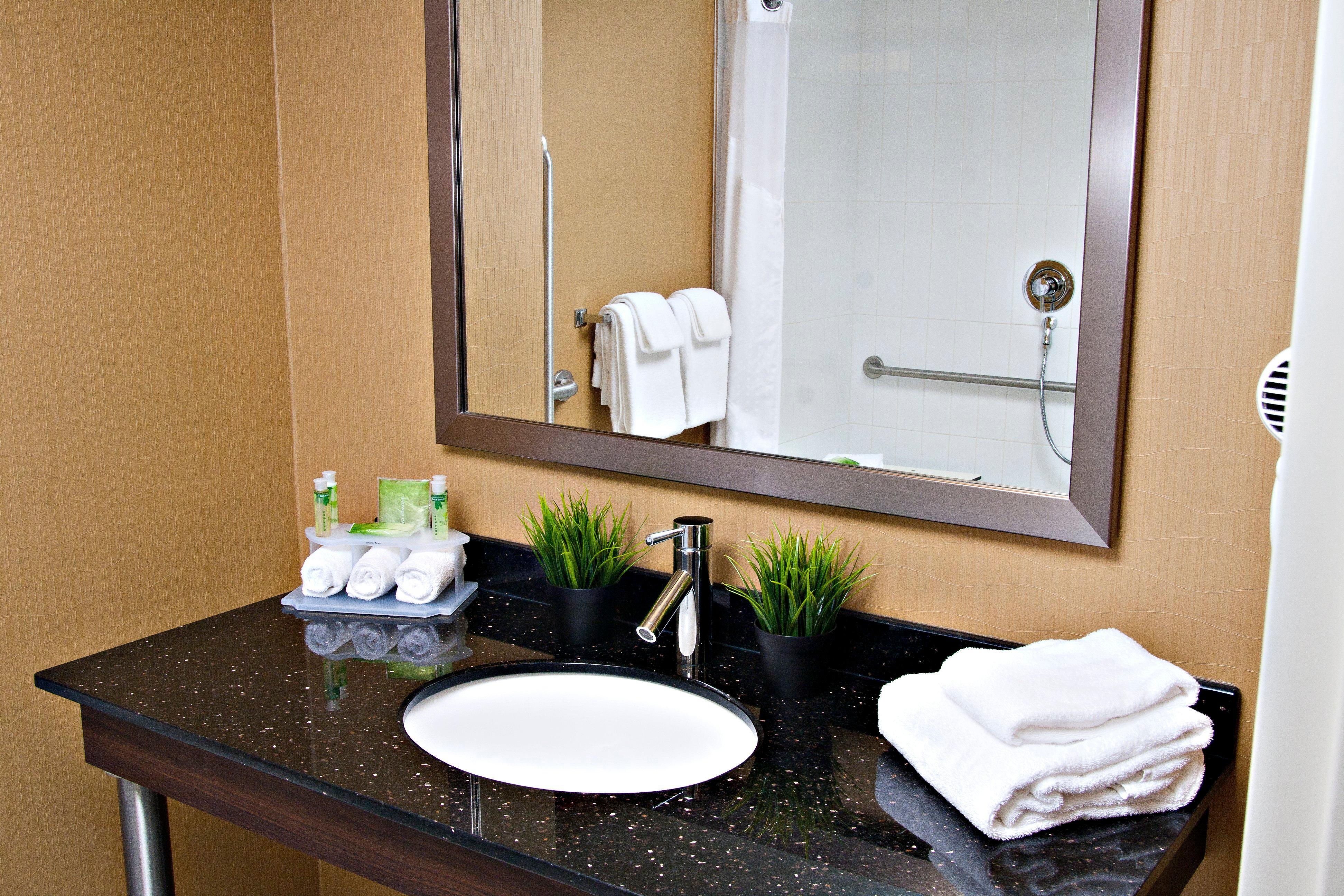 Holiday Inn Express Pembroke By Ihg Exterior photo