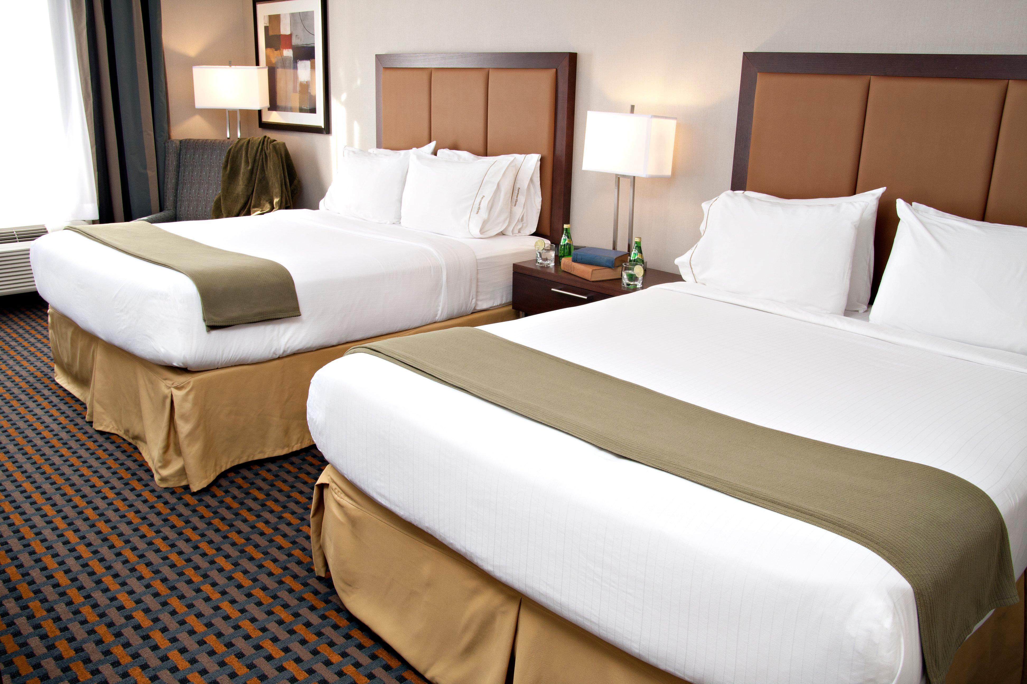 Holiday Inn Express Pembroke By Ihg Exterior photo