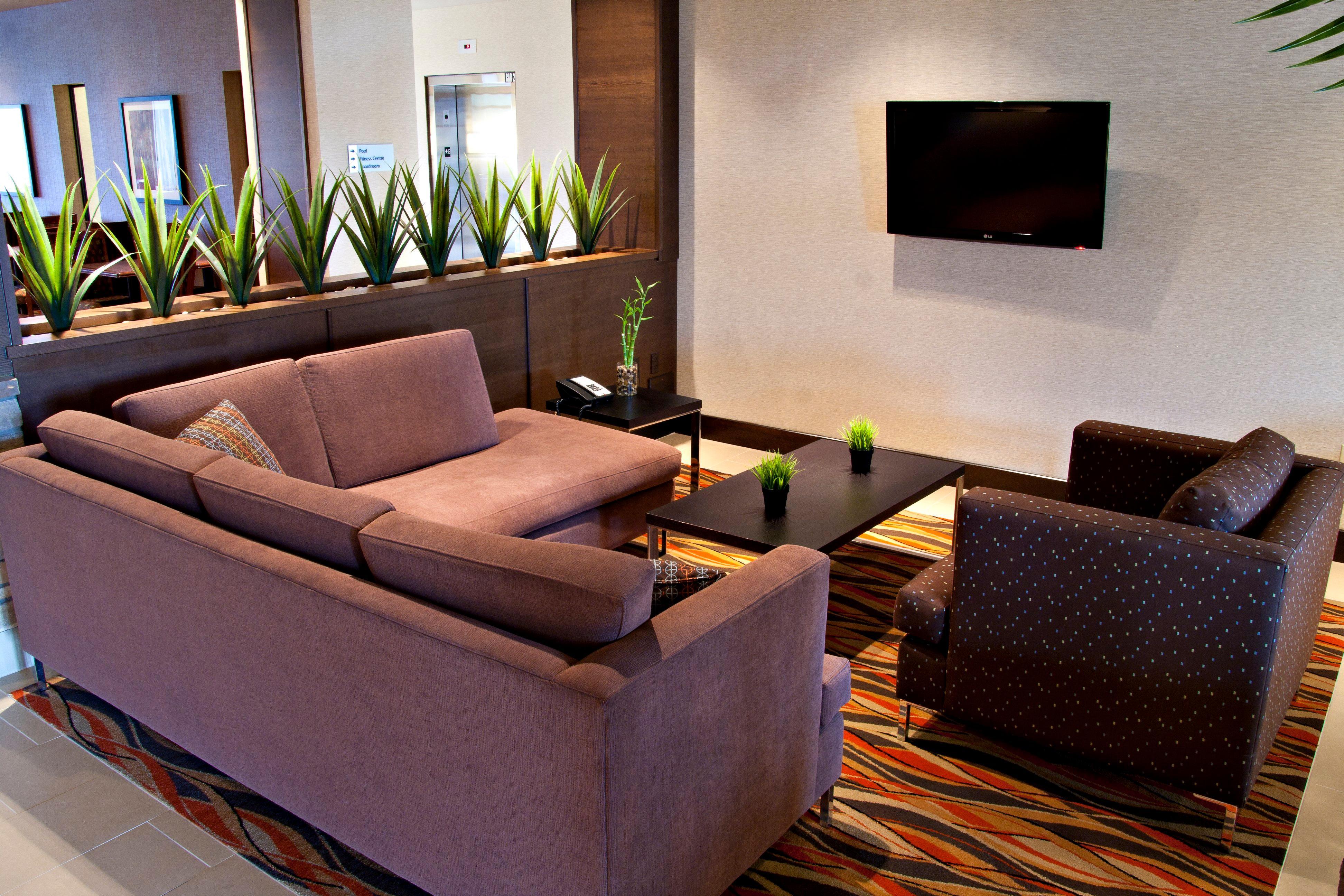 Holiday Inn Express Pembroke By Ihg Exterior photo
